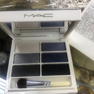 MAC smoky eyeshadow mini pallet